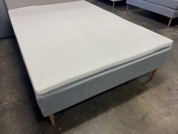 Boxmadras 120 eller 140x200 med ben og topmadras STAR POCKET