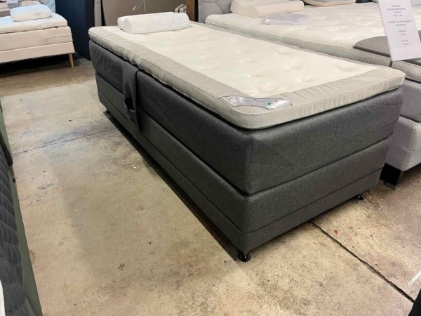 Boxelevationsseng i 90x210 Med Jensen madras og Carpe Diem Top